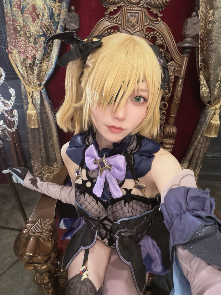 Qs_nobu's tweet photo. 運命の導きにより、我は断罪の皇女としてこの祝宴へ降り立ったわ。
集いし者らは皆、星々に祝福されし麗しき魂。その輝きは幽夜浄土にも語り継がれることでしょう──
 🐦‍⬛『素敵な併せに参加できて、とても楽しかったです！皆さん可愛かったです！』と仰っています。

#夏風の導きモンド併せ0712 https://t.co/zIfYsCxdrq