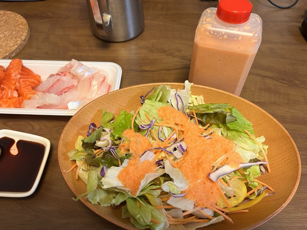 NotPanty's tweet photo. 近所のベトナム料理屋で使われてる自家製ドレッシングがあまりにも美味しいので、売ってくれないか聞いたらOKだった https://t.co/UFoYVNCeLj
