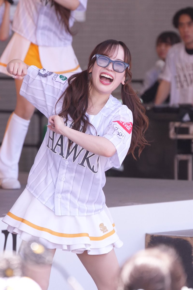 michi_gara's tweet photo. #sbhawks 
#hawksHoneys 
#honeysshino https://t.co/wxZ4NYZOae