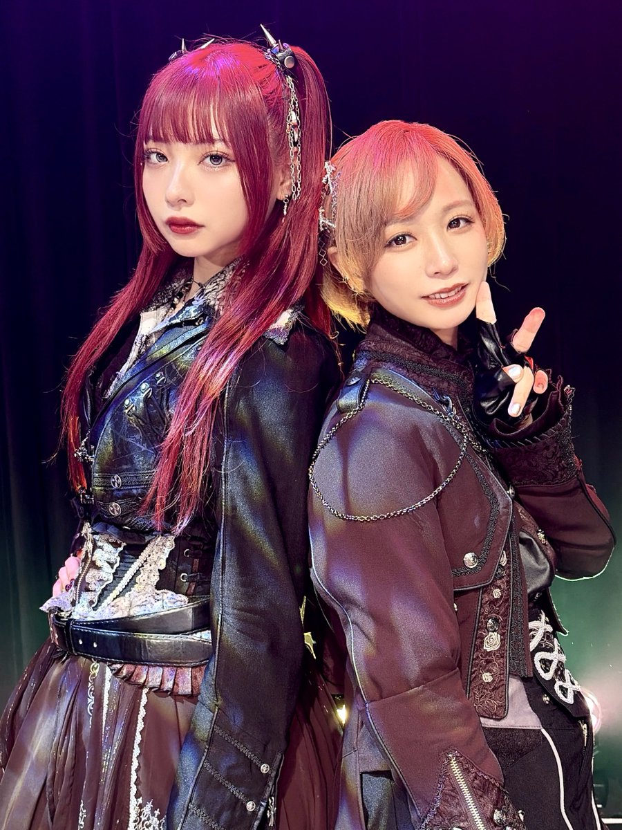 aizome_karen's tweet photo. ミア モモコグミカンパニーさん🥀

全身でこの舞台に向かってくれたモモコさんも、実直でひたむきで実はちょっとニヒルなミアも、どちらも素敵だった。たくさんの気持ち貰いました。
W主演としてこういう形で一緒にできて嬉しかったです♡ありがとう。

#女王ステ https://t.co/DVdL2eLAag