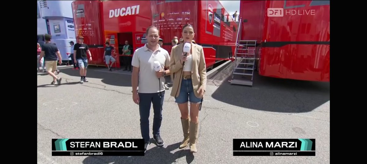 DominikMarks's tweet photo. Zu guter letzt haben wir noch auf dem @Sachsenring_de das Rennen der #MotoGP live auf #DF1 (https://t.co/tR3ux656aq) und auf #ServusTVON (https://t.co/Yi4KEjhZVU) und #RedBullTV (https://t.co/RVuQdByk68) #GermanGP #ServusMotoGP https://t.co/TNrr4cGvLF