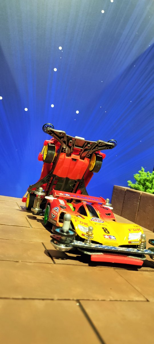 gust005's tweet photo. JC出走前にレツゴ展行ってました
普通にガチ車を持ち込んだので写���映えは下がるかもしれないケド良い思い出になりますた
#ミニ四駆
#mini4wd
#ブロッケンクラッシュで撮り四駆 https://t.co/plE8qigSxn