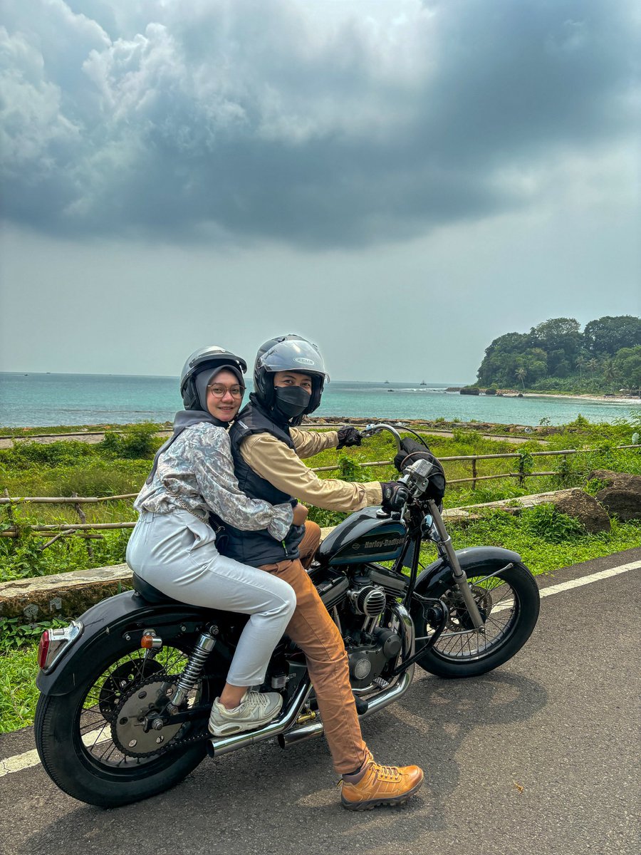 PapaaaKilooo's tweet photo. Tanjung Lesung, 1 Mei 2024. two years ago, kapan yaaa bisa touring lagi berdua sama mantan pacar waktu itu (read:istri) https://t.co/DzcDhGNMFj
