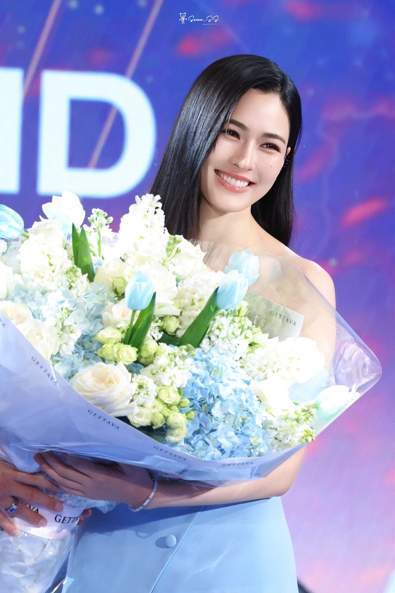 614Siyu's tweet photo. 🩵

LINGLING 1ST PRESENTER BYD
#BYDSEALION5DMixLingLingKwong
#หลิงหลิงคอง #LinglingKwong https://t.co/qbwhCdNN7Y