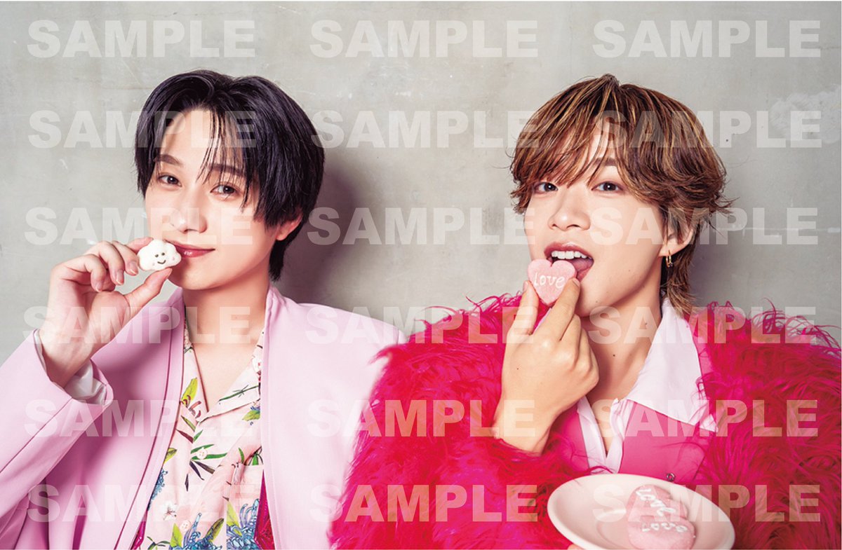 TVnavi_PR's tweet photo. TVnaviSMILE vol.057
8/4（火）発売
 ＼特典絵柄&amp;先出しカット公開／

🎁HMV＆BOOKS online限定特典
 #BUDDiiS YUMA＆SHOOT ２SHOTトレカ

さらにBUDDiiSのアザーカットを先出し公開😍

特典数には限りがございますのでお早めにご予約ください。

ご予約はこちらから👇
https://t.co/PxM5xfyJGA https://t.co/uaKDKde59Y