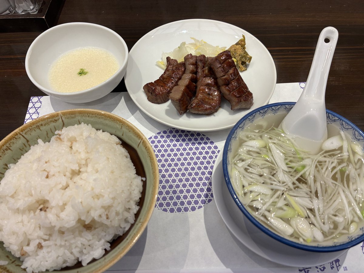 t2hammer's tweet photo. 牛タンはいい
テールスープがうますぎだった https://t.co/dS7NJtcRm1