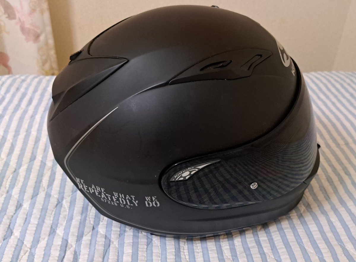 ヘルメット&セナ付き。 ヘルメットM サイズで、左右にステッカー貼って