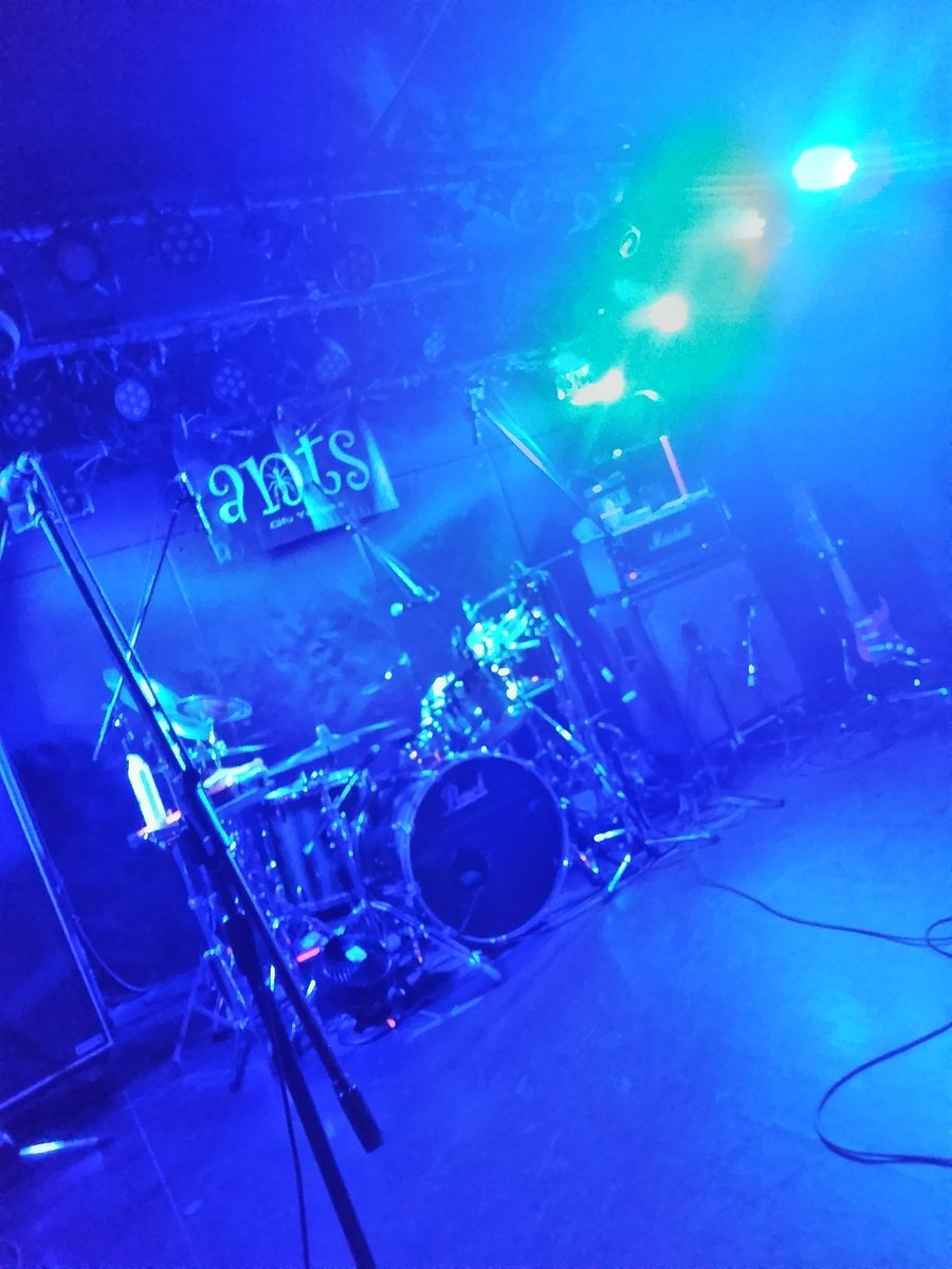nari10000's tweet photo. 今日は今年1月以来の怒髪天。

#怒髪天
#還暦riotツアー 
#yanagaseants 

久々最前列。とにかくアツかった。パンツの中までびちょびちょ。声がらがら。歩数計ジョギングしてないのに1万歩超。

『元気貰いましたパワー貰いました』系の言葉が苦手なので。

『スッキリした。最高のデトックス』 https://t.co/3166nJDAJh