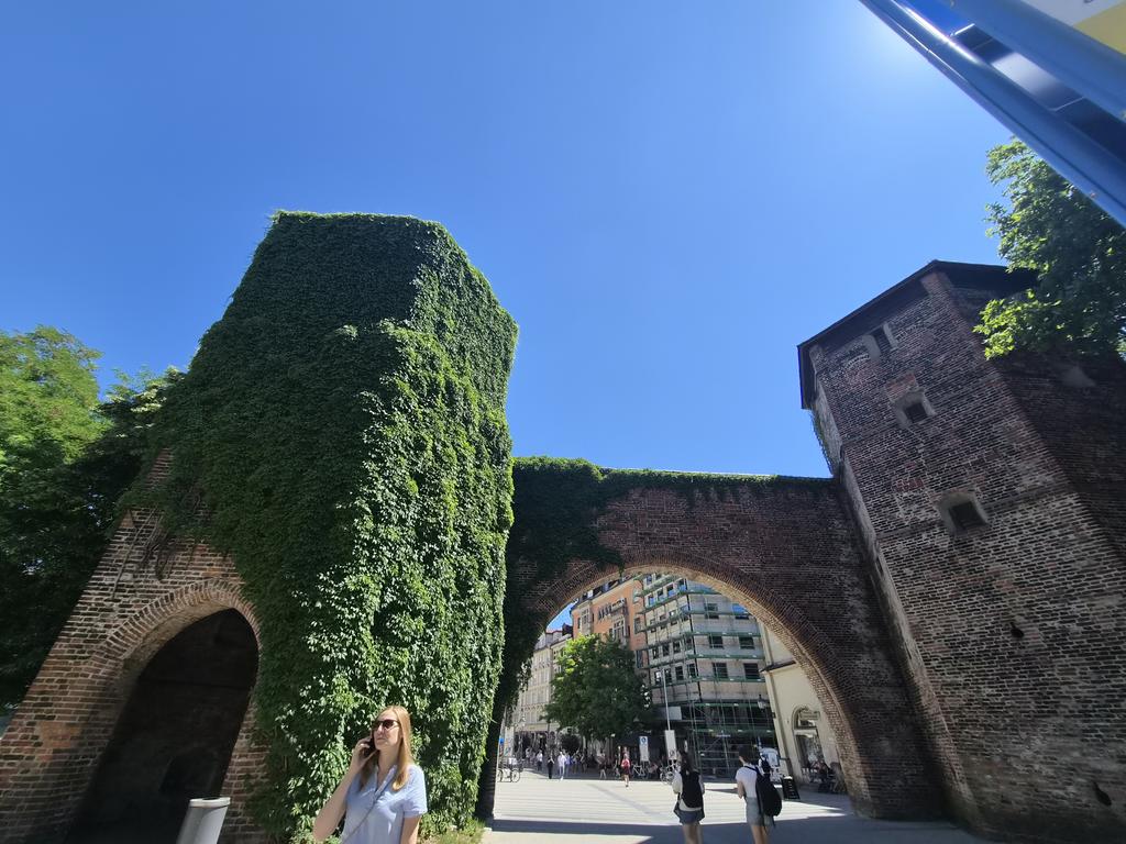 alpacajinnie's tweet photo. Munich is so beautiful 💚 https://t.co/RYNQdOvxuM