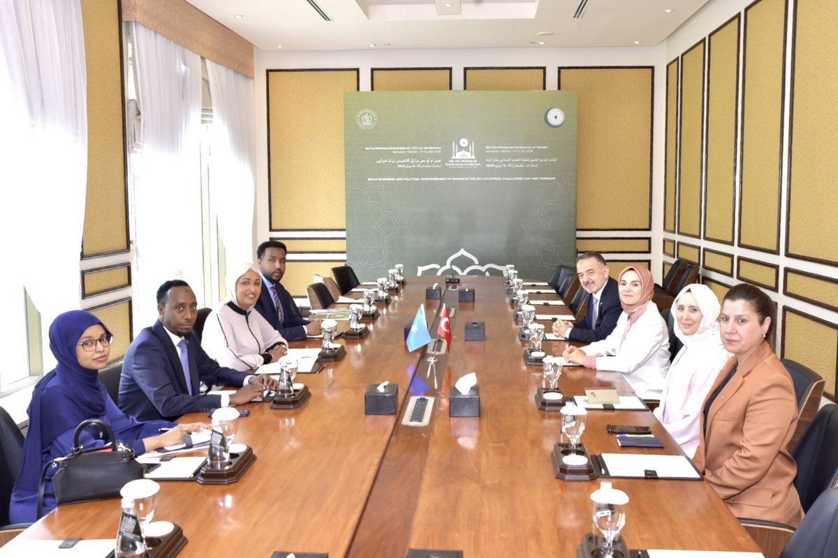 mfhrdso's tweet photo. On the sidelines of the Ministerial Conference on Women's Affairs in the Islamic World in Islamabad, the Minister of Family and Human Rights Development, H.E. Khadija Mohamed Al-Makhzoumi, met with H.E. Mahinur Özdemir Göktaş, Minister of Family and Social Services of the Republic of Türkiye.

The Ministers discussed expanding bilateral cooperation in women's empowerment, child protection, social welfare, and institutional capacity-building, while exploring opportunities to exchange expertise and strengthen collaboration between the two Ministries for the mutual benefit of Somalia and Türkiye.