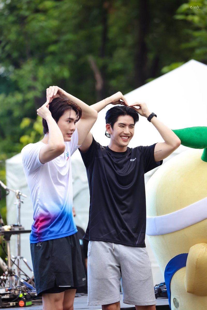 only_fbjs's tweet photo. • 260712 • 🍅🌊

เฮียบุ๊คน้องซีน่ารักเท่าโลกกกก

BOOK WITH DNA MILK 
ALL MEMBER RUN WITH SEA

#DNAxBookKasidet
#ALLmember711milkrun 
#ProtenxSeatawinan https://t.co/J8XF6To3qw