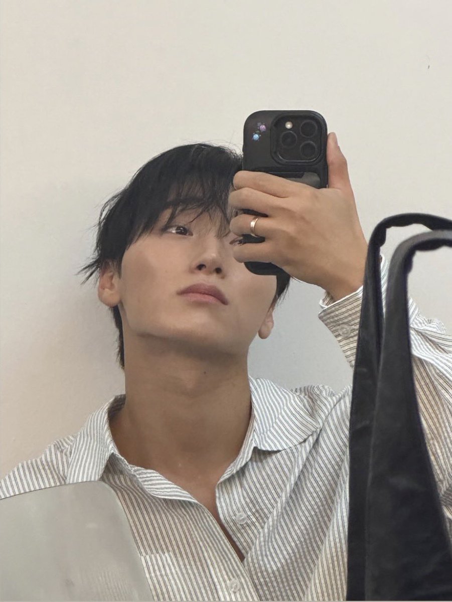 ei8htm_1t's tweet photo. 저 꺼만거 뭐임...???? https://t.co/IAMdqAUxlq