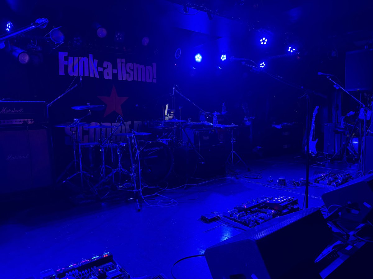 KdKo_7012's tweet photo. スクービーとandrop
楽しかった‼︎‼︎スクービーパイセン、かなり昔のRSRぶりに拝見しました！変わらずFunky🤘笑
ありがたいことに最前入れちゃったしこの位置4人被らずにみれて最高だった！！！
イヤモニも無事に見つかってよかった☺️
パイセン達のEasyでめちゃ笑ってたandropさん達でした！ https://t.co/art0nMBfSt