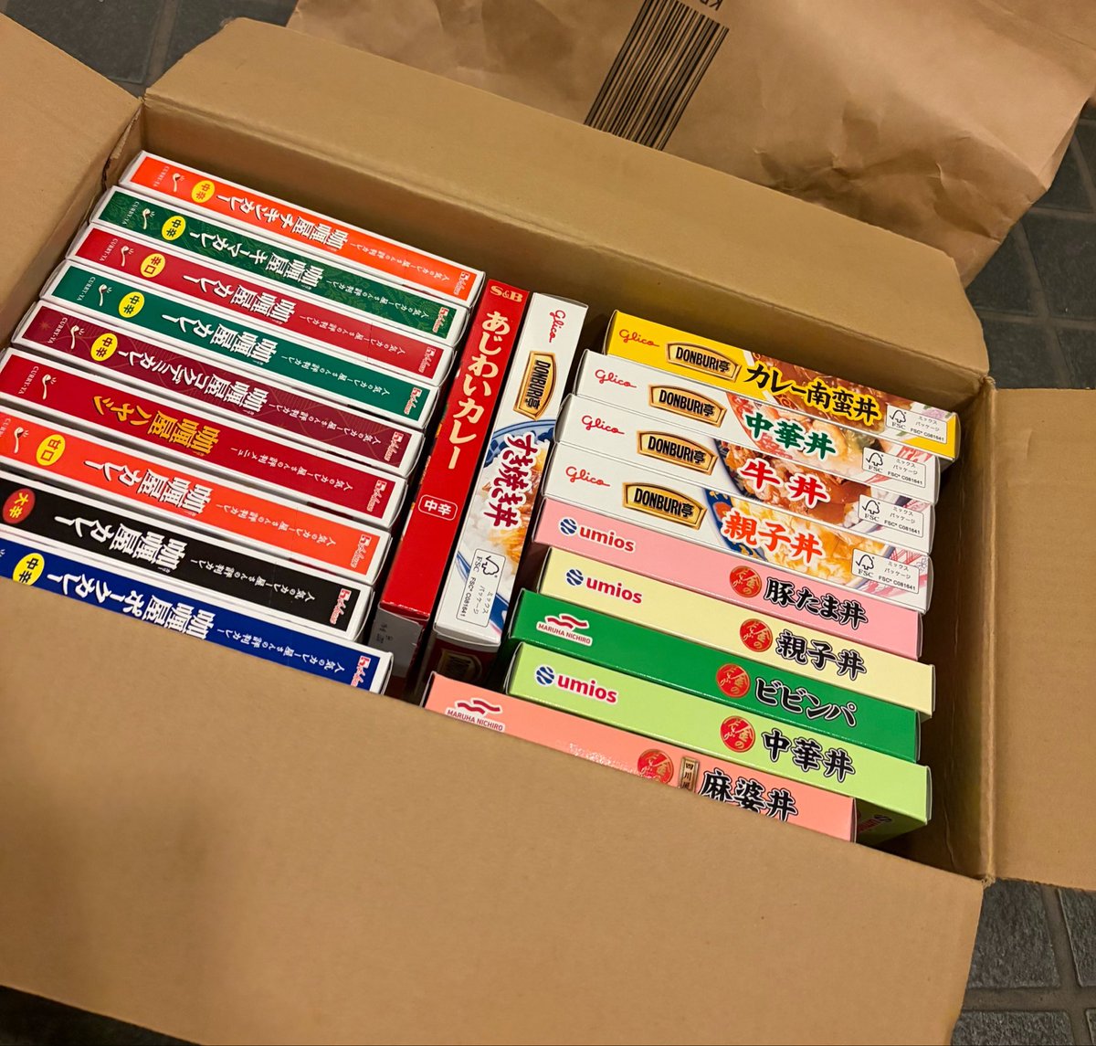 gucchigt's tweet photo. 中間管理職のおっさんの悩みを聞いたら欲しいものリストから色々送ってきてくれたので、可愛いvtuberさんもおっさんの悩みをきいて搾り取ればいいと思います。 https://t.co/gC4W9WAXDQ