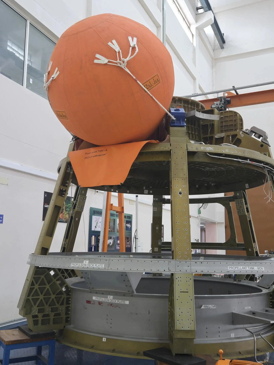 TitaniumSV5's tweet photo. ISRO has completed three major qualification tests for Crew Module(CM) systems of Gaganyaan:

Float inflation test for CM up-righting system

Umbilical separation testing of CM-SM CDS

CM structure qualification test for apex cover separation loads

https://t.co/q8NM26yXBO https://t.co/kjLElXUBf7