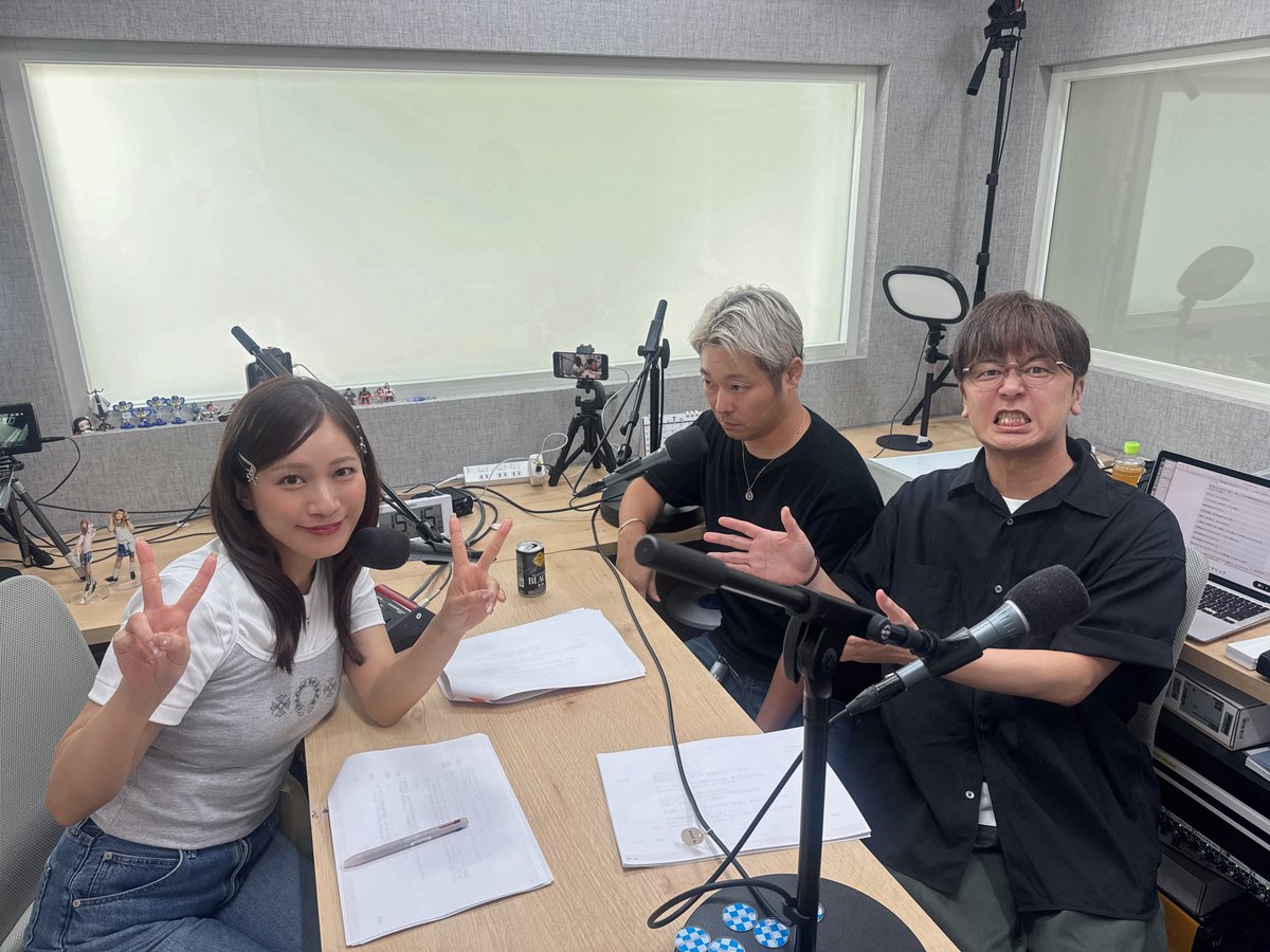 saitomakiko_628's tweet photo. スタジオドリームカプセル
公開トークセッション2026 vol.6

大好きなアニキ達をお迎えして
初めての3時間半ぶっ通しトークイベント
本当に素敵な経験になりました！

皆さん暑いなか足を運んで下さって
本当に感謝のきもちでいっぱいです😭

ナビゲーター斉藤真木子でした！
ありがとうございました！ https://t.co/gPAUdnD9eS