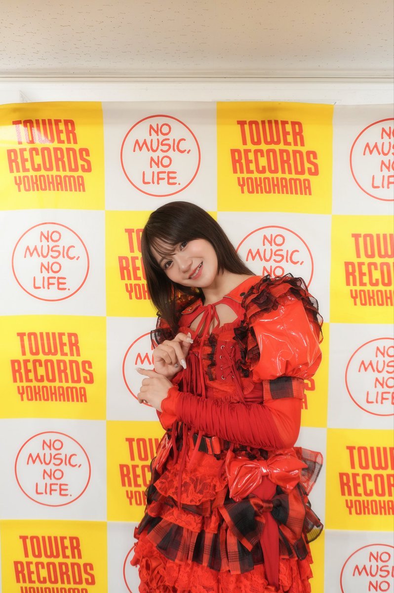 mirei_hoshi7's tweet photo. タワーレコード横浜ビブレ店さんでの
リリイベありがとうございました🎧⚡️

今日の髪型はサラストってやつでしたわ♡
次回は…
7/25 タワーレコード新宿店さんにてっ
お待ちしておりますっ！

LIVE映像もぜひチェックしてね✔️

https://t.co/pzLbVyFvES

#星名美怜 #ミレソロひかりあと #にゅーえももん