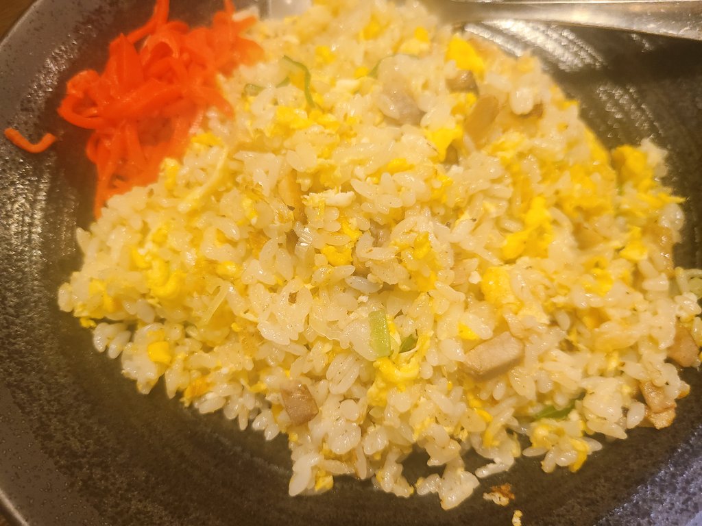 TuuK0624's tweet photo. 楽しく生きろご飯食べて！
しょうがみそチャーシュー麺メンマトッピング+チャーハン🍜 https://t.co/OmtITiFfyJ