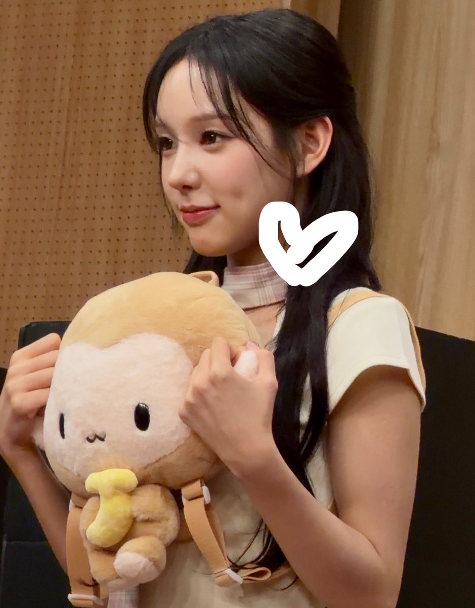 FOR4RANG's tweet photo. 여자가 랑숭할때🤍 아 나 랑숭이 진짜 좋아 고백할래💛🤍💛🤍 https://t.co/tjNRF6OXcs