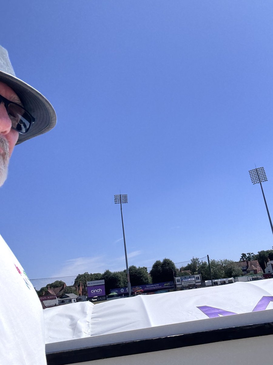tiltonender65's tweet photo. @WarwickshireCCC Bears away day in the sunshine https://t.co/SJcDygNIXo
