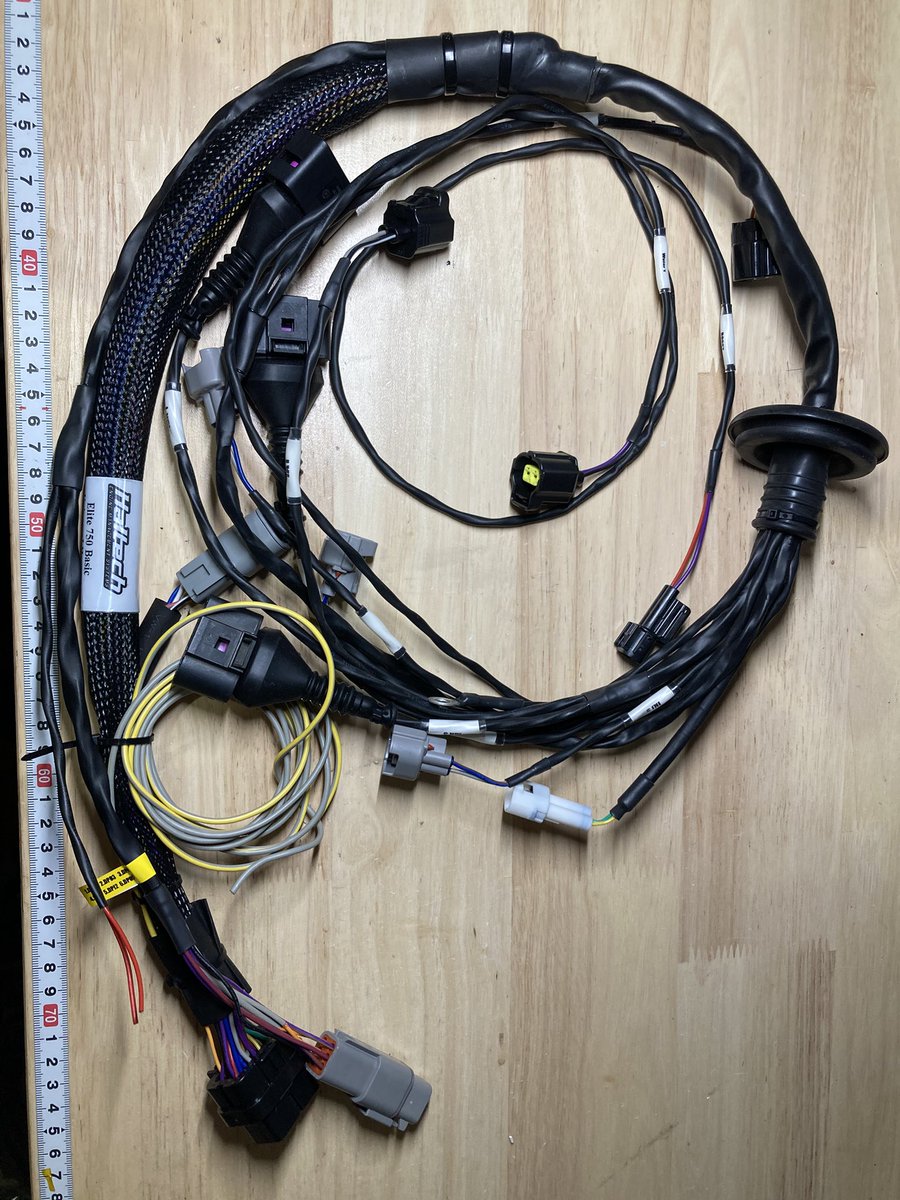 eagle33086's tweet photo. 初めてのF6A。
デスビの中身入れ替えれば動くらしい https://t.co/xXEvPLtXyu