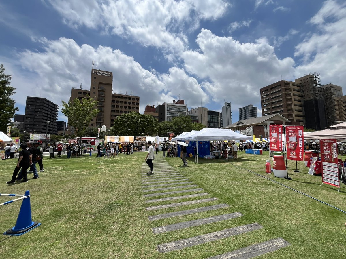 totti06_cp's tweet photo. みなとくんとランチして下石井公園のビアマルシェ行ったり土曜夜市行ったりしました！ビールは飲んでないけどね！！
明るいところ連れ出しちゃってごめん🙇‍♂️
#ゲイ #バイ #売り専 https://t.co/8TERc5Lnpc