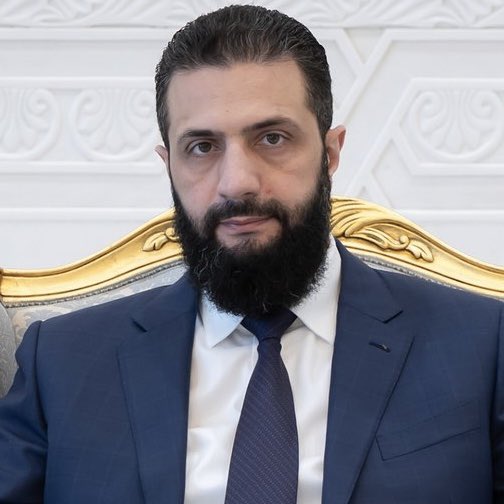 DailyTurkst's tweet photo. PKK’lılar, Ahmet Şara’yı Suriye’deki Kürt kentlerinin adını Arapça yapması sebebiyle ırkçılıkla suçluyor. https://t.co/2sZNwOyxVq