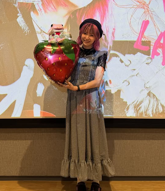 0624jwy's tweet photo. この衣装のLiSAちゃん写真でもめちゃ可愛いんだけど実物はビックリするくらいもっともっと超絶可愛い過ぎました🥰

#LACEUP
#秘密のサイン会っ
#LiSA https://t.co/C4nWK8gIuw