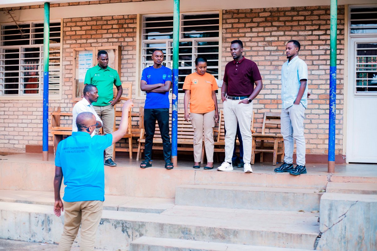 UyisenganImanzi's tweet photo. The #Health4Life Team visited the Huye Youth Center to strengthen collaboration on integrating #MentalHealth and #NCDs services for young people. Together, we're building healthier communities through stronger partnerships. @RBCRwanda  @WHORwanda  @unicefrw https://t.co/BjVRs6VCeh