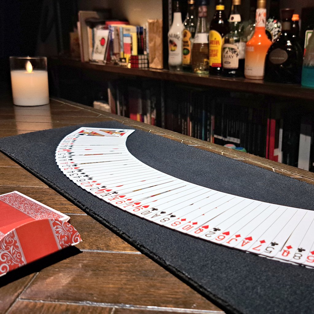 cafe_bar_magic's tweet photo. 本日日曜、20時OPEN✨️

すごすぎて笑っちゃう🤣
日本一のマジックを目の前で👀

♠️アメリカの国際会議で観客総立ち
❤ベストクロースアップマジシャン受賞
♣金沢駅・鼓門から5分
♦️MAGIC SHOW＋1 DRINK ¥3500〜 https://t.co/j5yxnmpNom
