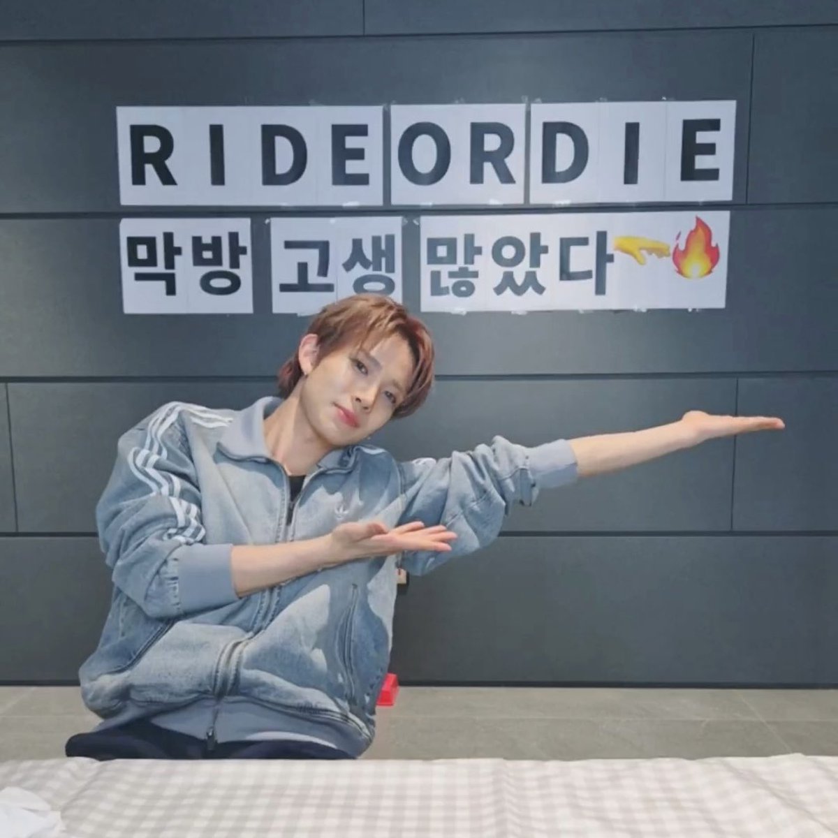 EVAN BASE tweet media