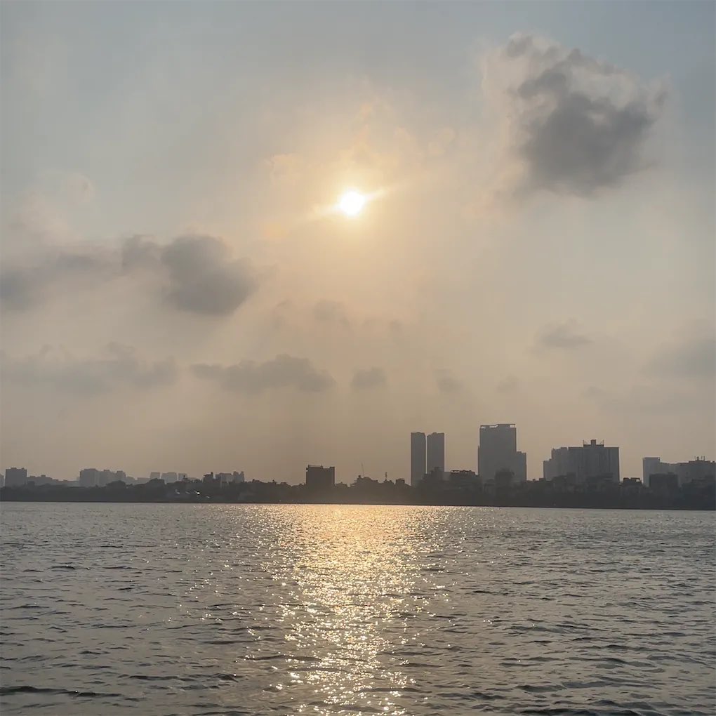 Hhenry06's tweet photo. Hoàng hôn dịu https://t.co/uowjR8CFOH