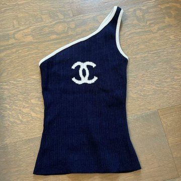 geniuswomanvibe's tweet photo. chanel outfit idea https://t.co/veSdsk3cwf