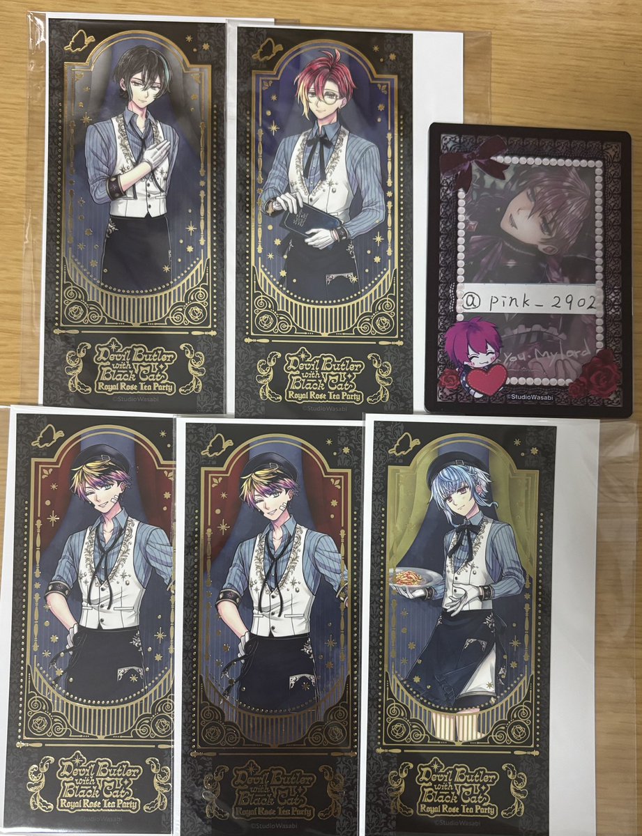 pink_2902's tweet photo. 【交換】あくねこ　アニカフェ　ステッカー　箔押しチケットカード　アクリルマドラー　

譲】画像参照
求】同種ラト（マドラー、等身ステッカー1のみラムリ）

郵送交換希望。検索からもお気軽にお声かけくださいませ🙇🏻‍♀️ https://t.co/FDKSKrApFH