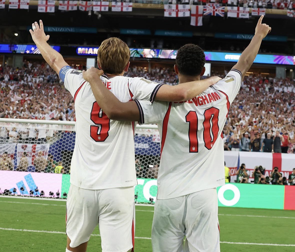 aitorvazque7's tweet photo. “Acostumbramos a desestimar el valor contextual al hablar de futbolistas, cuando en realidad el qué hacemos es inseparable del con quién y dónde lo hacemos” (Óscar Cano, 2014). https://t.co/WDIpZymw8Y
