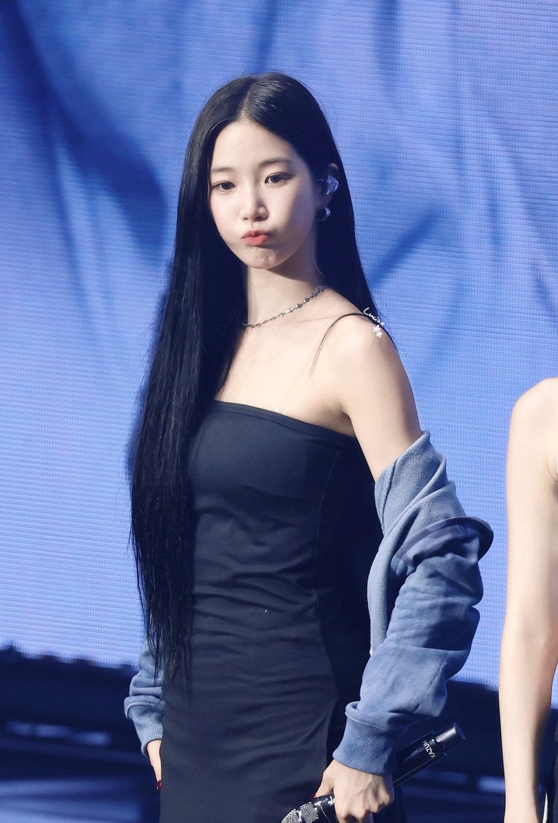 jadelululies's tweet photo. 260712 PURE FLOW TOUR in INCHEON

🐽

#르세라핌 #LE_SSERAFIM
#카즈하
#ルセラフィム #KAZUHA #カズハ https://t.co/1ko9jxSfdc