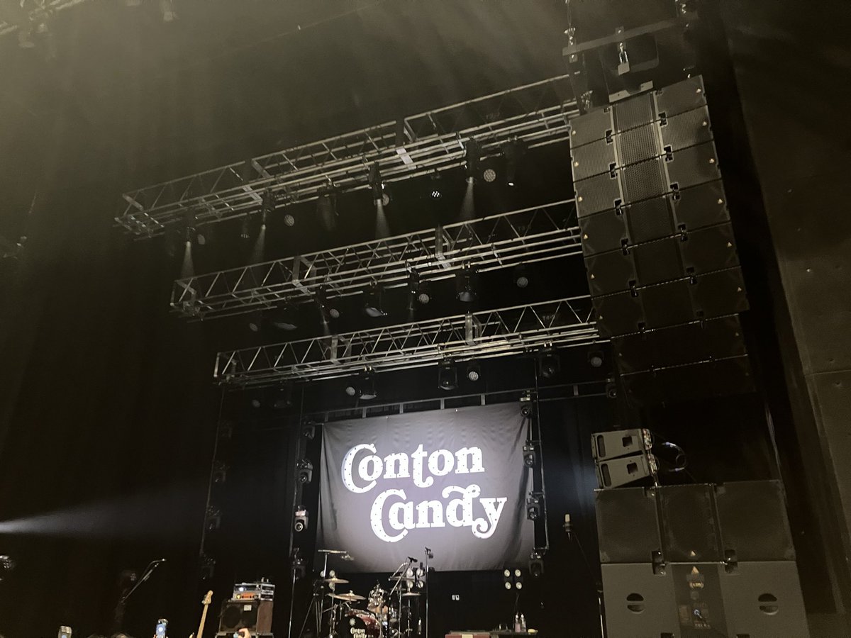 penpit190's tweet photo. 今年1番くらったライブだった
後半はひたすらに圧倒され続けた
アルバムの曲もライブ映えするのが多くて、改めてライブバンドなんだなと実感した
Conton Candyの成長の軌跡を追える幸せ
今日は横アリとか羽田とかめちゃくちゃ行きたいライブあったけど、この場所を選んで本当に良かった
#ContonCandy https://t.co/2Cb2S4rpJc