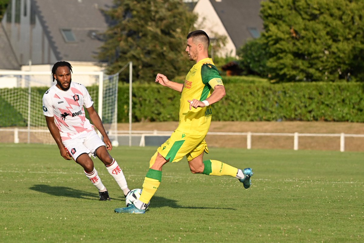 fredguilbert24's tweet photo. Se préparer physiquement est essentiel. Se préparer à gagner, c’est ce qui fera la différence.  On continue 💛💚 https://t.co/wAGzWOQNtI