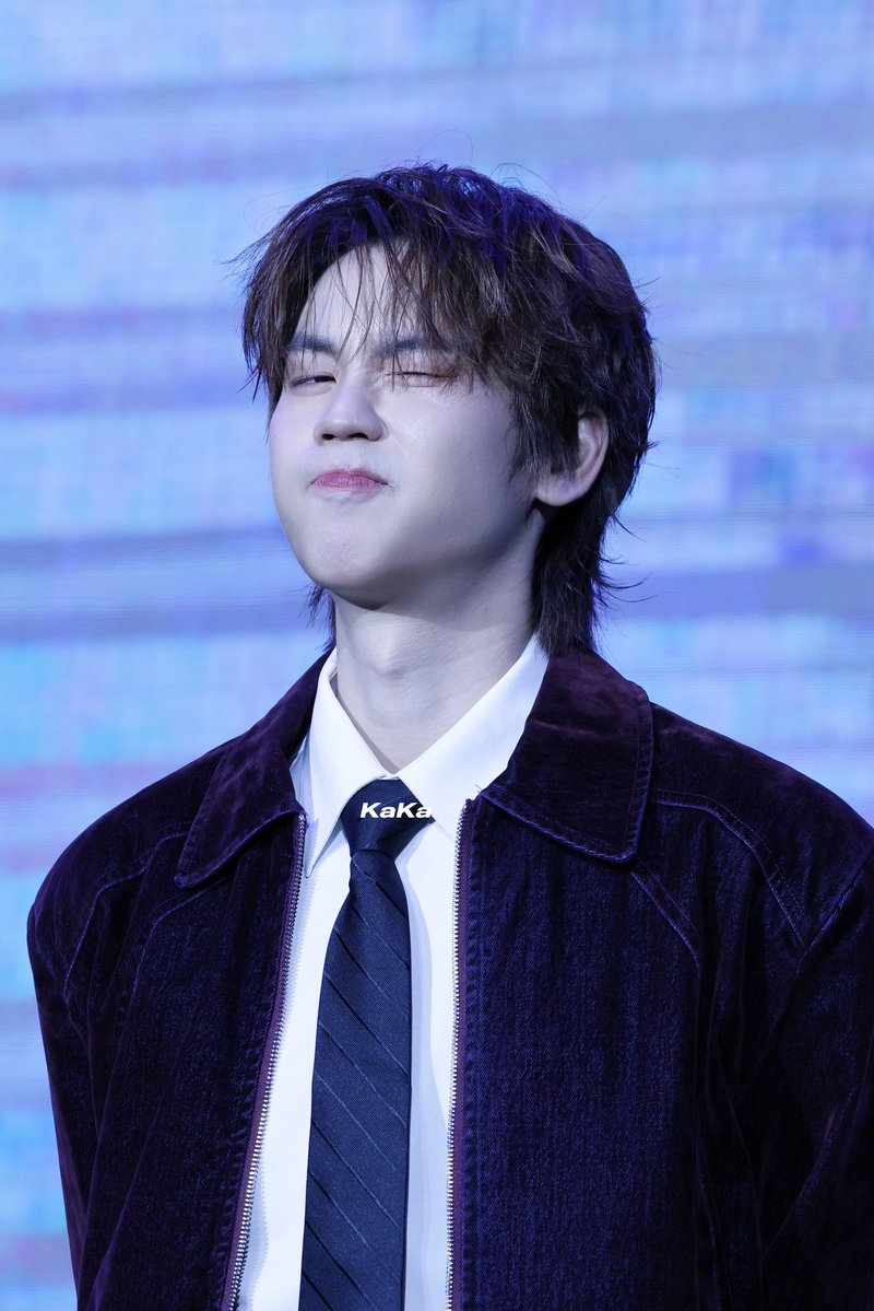 Princess0kaka's tweet photo. 在想什么😉
@Prem_space

#BounPrem 
#prem_space
 #PremFMinChongqing https://t.co/De2tf4IHHe