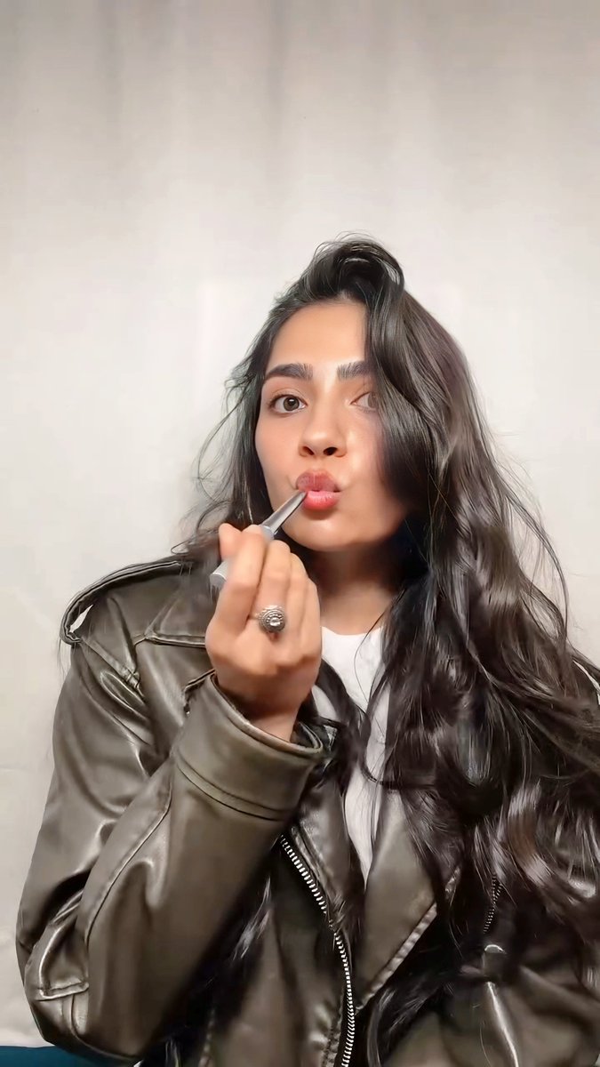 Hatoffcine_'s tweet photo. Rukmini Vasanth So Pretty 😍💋🔥 https://t.co/2fxBA3NYNa