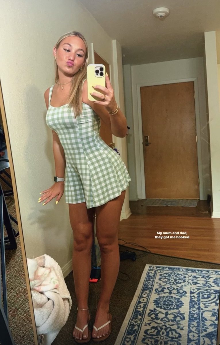 RealBlackedx's tweet photo. Jocelyn - Texas - Instagram 
1,617 followers.

Hot blonde with a nice body and cute painted toes. 🔥😍

#blonde #bikini #creepshot #hot #single #candid #sundress #fitness #pedicure #bikini https://t.co/ThgQ6nciEL