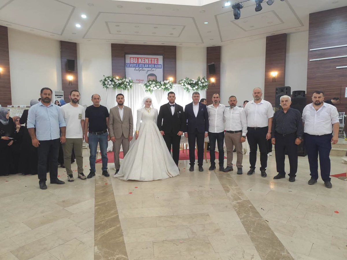 salihazbay3's tweet photo. Yönetim Kurulu Üyelerimiz ve Belediye Meclis Üyelerimiz ile birlikte Gençlik Kolları Başkanımız Sn. Rahmi KOÇAK’ın kuzeni SEDA &amp; ALİ çiftinin düğün merasimine katılım sağladık.

Genç çiftimize ömür boyu mutluluklar diliyoruz. https://t.co/v0SG333g4A
