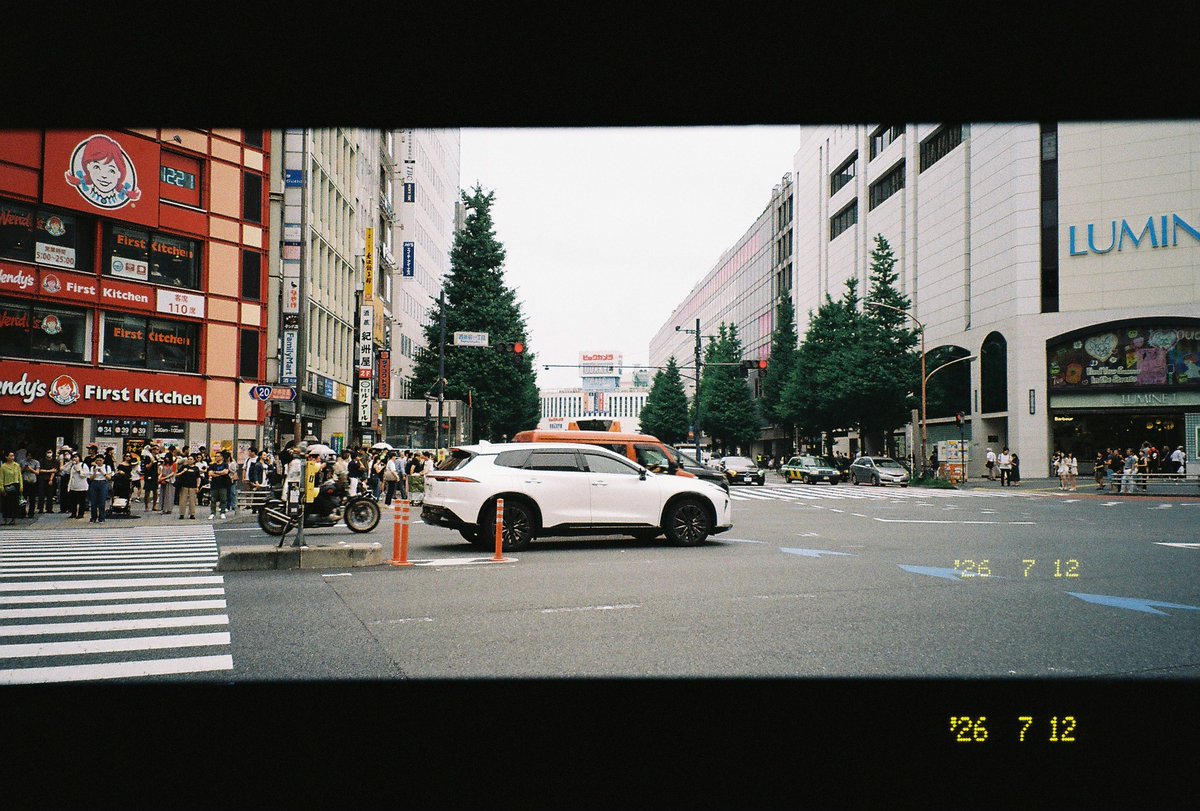 morooka_camera's tweet photo. ミノルタCapios25の試写
赤の発色がめちゃくちゃいいぞ、、！
そして28mmスタートでとても使いやすい

何だかんだ持ってなかったコンパクトズーム機、フィルムでパシャパシャ撮る時の出番になりそう https://t.co/DvhJzygDDF