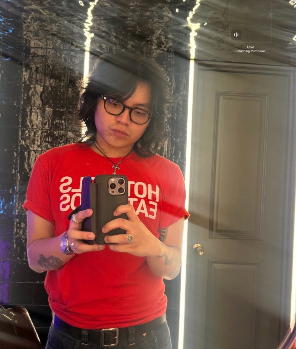 seraphzild's tweet photo. tangina wala na crush ko na siya ulit https://t.co/NHWHtLo14z
