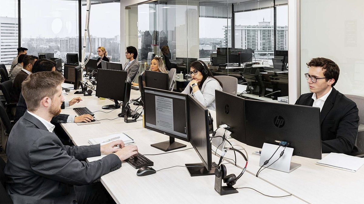 RoyalYorkPM's tweet photo. We answer the tenant so the owner doesn't have to. All communication, in-house, around the clock. #RYPM #247Service https://t.co/ijpLuvxwQn https://t.co/RnsBqonNsa