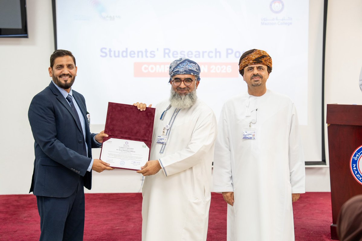 Mazoon College كلية مزون tweet media