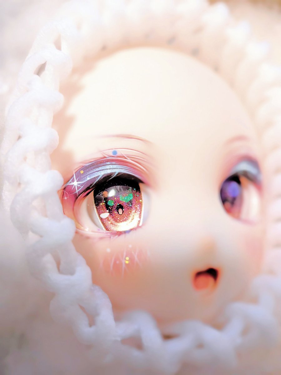 nmndotcom_doll's tweet photo. 動画にするまでに我慢できないので先にあげちゃお！

今日はこの子をお迎えしたくてイドルに挑みました✨
ほんまにキラキラで綺麗や〜可愛すぎる💚
アイもたくさんお迎えしちゃった！
先行入場ガチャ頑張ってよかったわー沼ってたけどw
#深海っ子 #深海瞳 https://t.co/YD9dem7ZGV