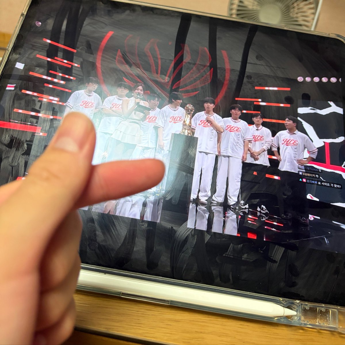 Im_hitt's tweet photo. 한화생명, 구마유시 선수의 MSI 첫 우승 너무 축하드립니다!!
이번 MSI 내내 너무 쫄깃하고 위험한 순간도 많았지만 잘 극복해서 우승까지 같이 지켜볼 수 있어 너무 행복했어요���
다시한번 우승 너무 축하드려요!!!

#HLE_MSI_우승 #대전의왕_HLE #한화생명_우승 https://t.co/CryaoCwQqZ