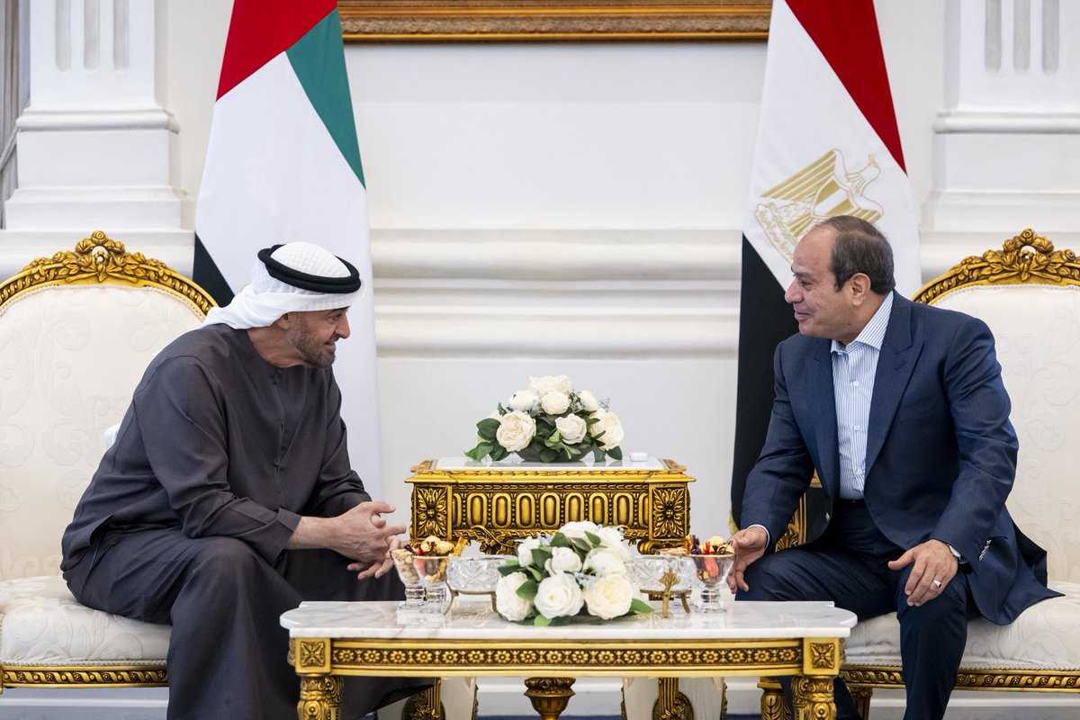 SHKMBZ's tweet photo. رئيس الدولة يصل العلمين في زيارة أخوية..وسموه والرئيس المصري يبحثان تعزيز علاقات التعاون بين البلدين https://t.co/gdterIsXEz