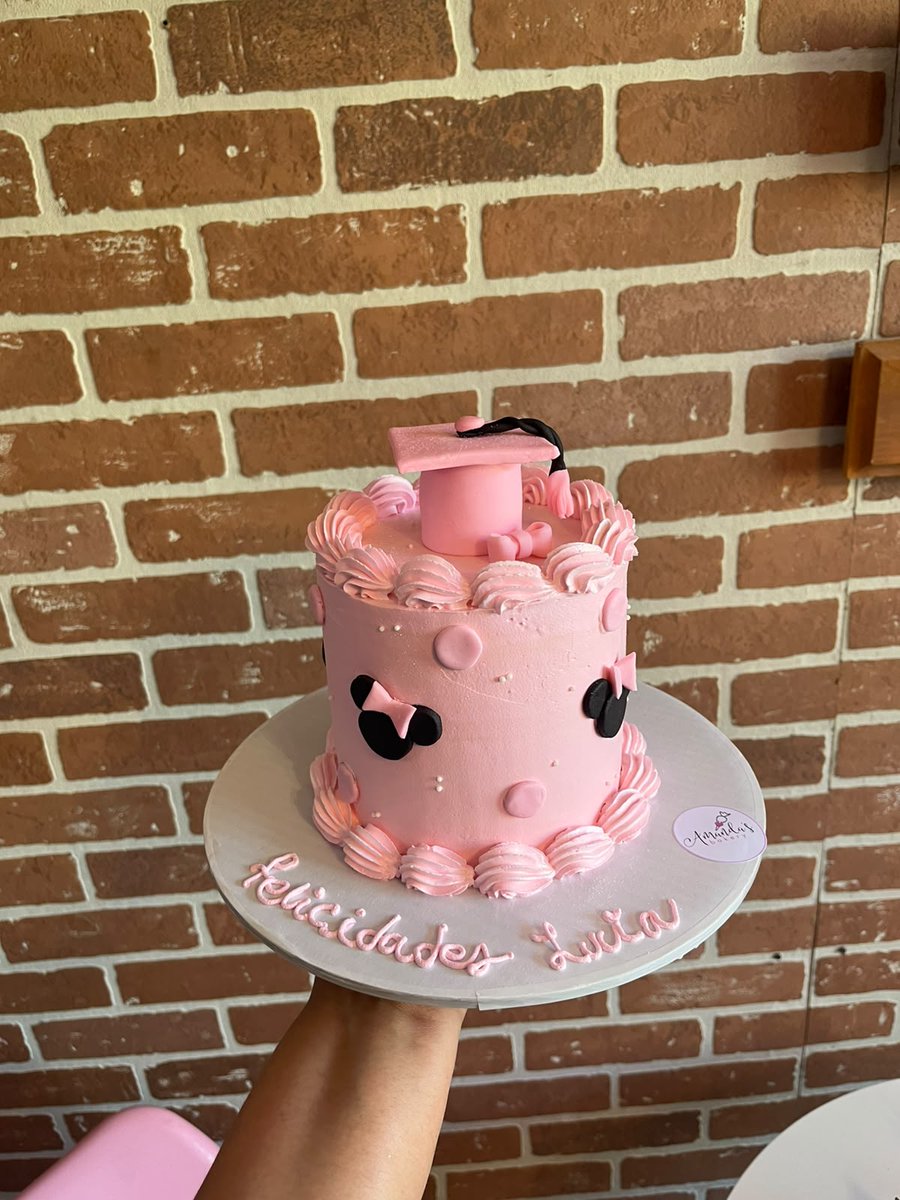 MySweetBites's tweet photo. Felicidades Lucia😊🥰 ❤️ #graduacion #graduation #cake https://t.co/xEW15P6FQF